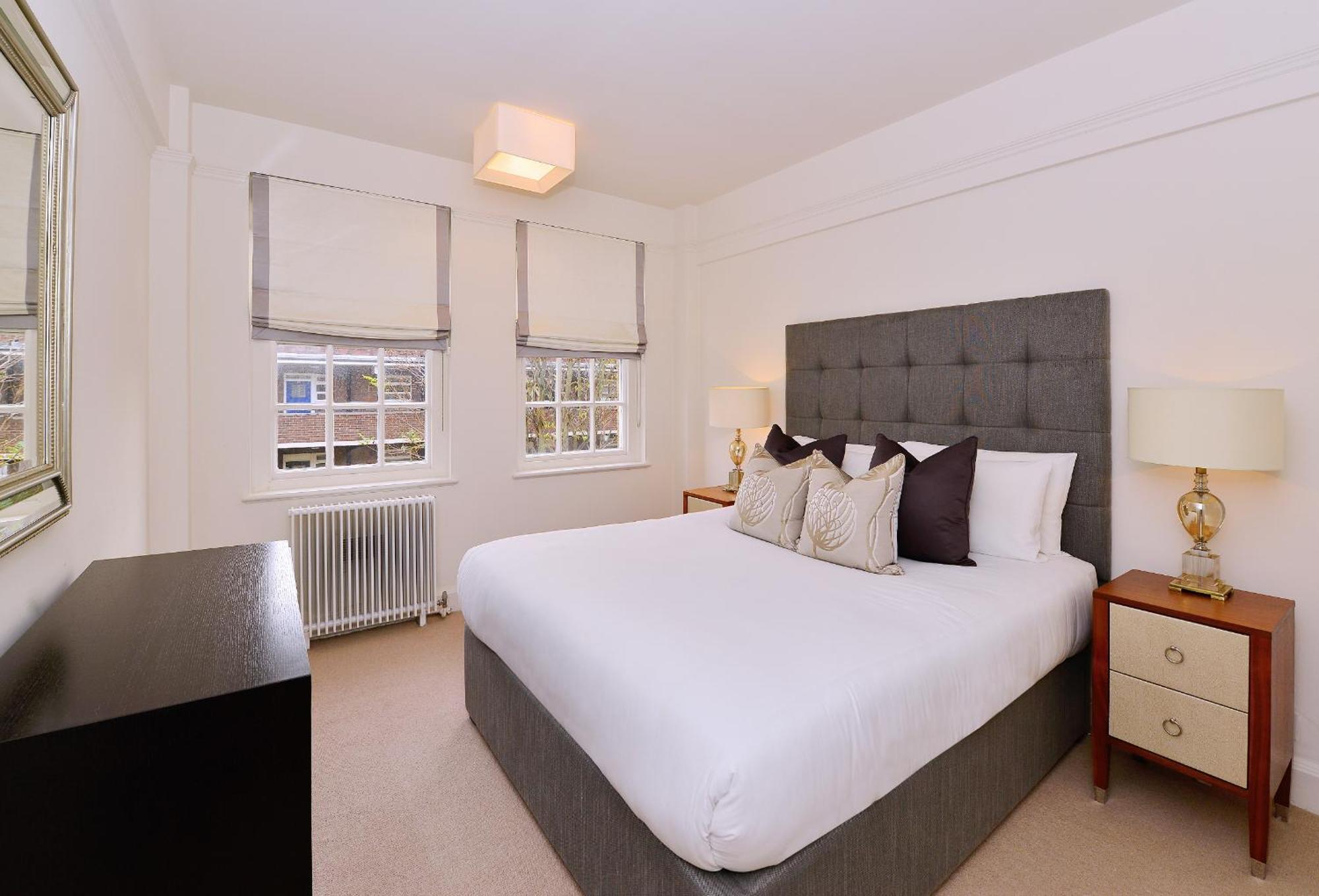 Pelham Court Apartments 런던 외부 사진
