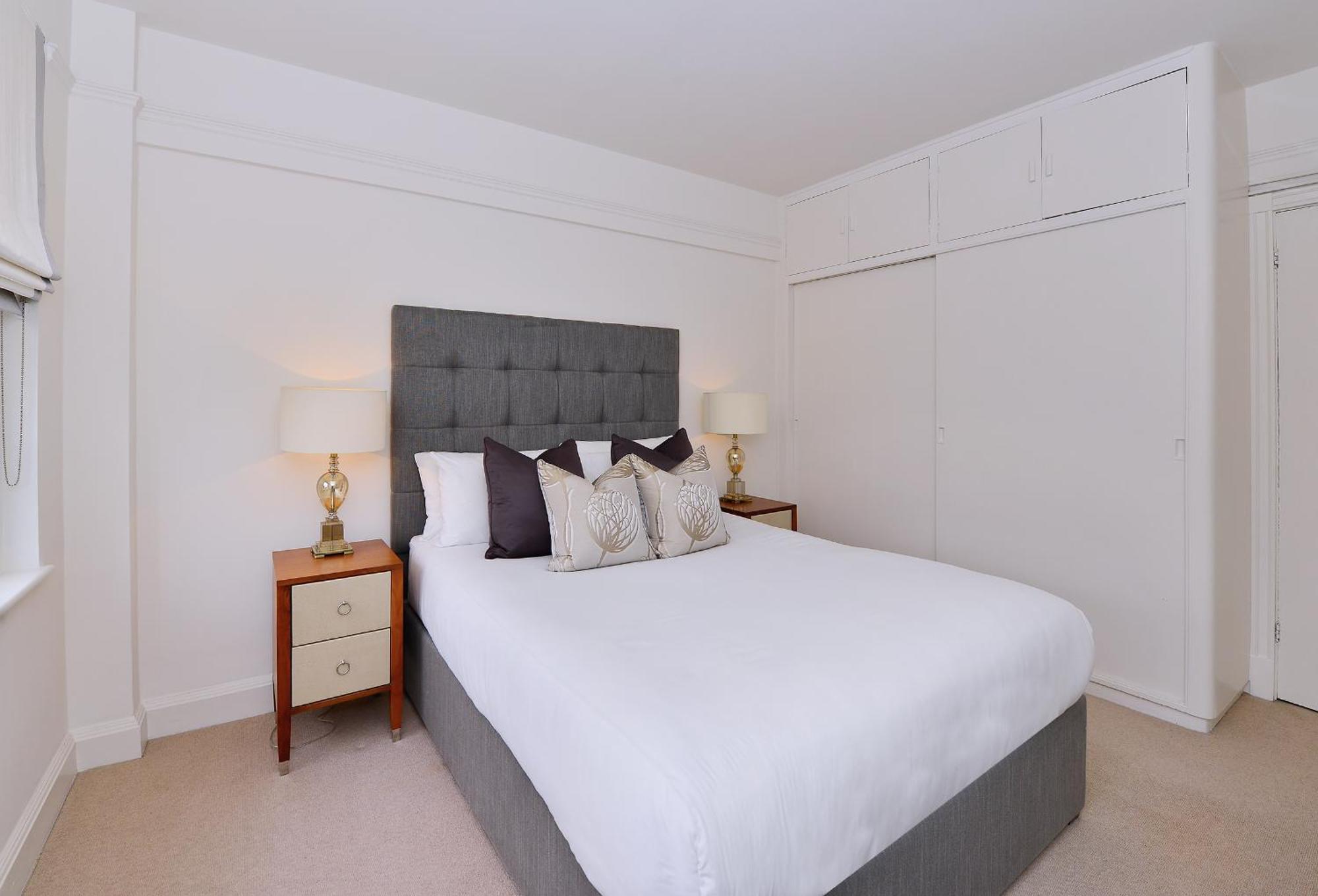Pelham Court Apartments 런던 외부 사진