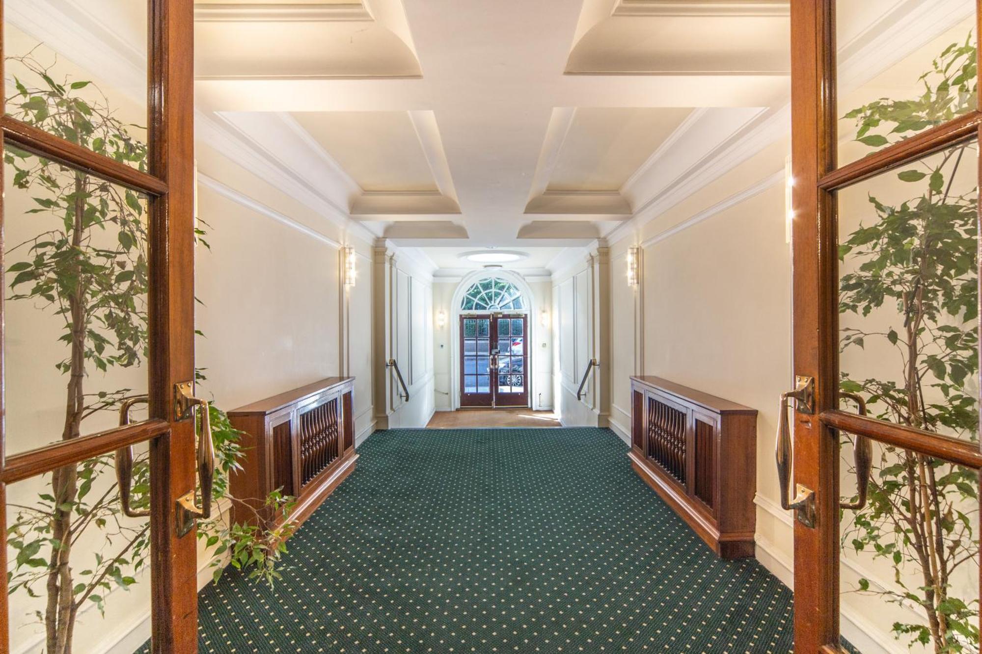 Pelham Court Apartments 런던 외부 사진