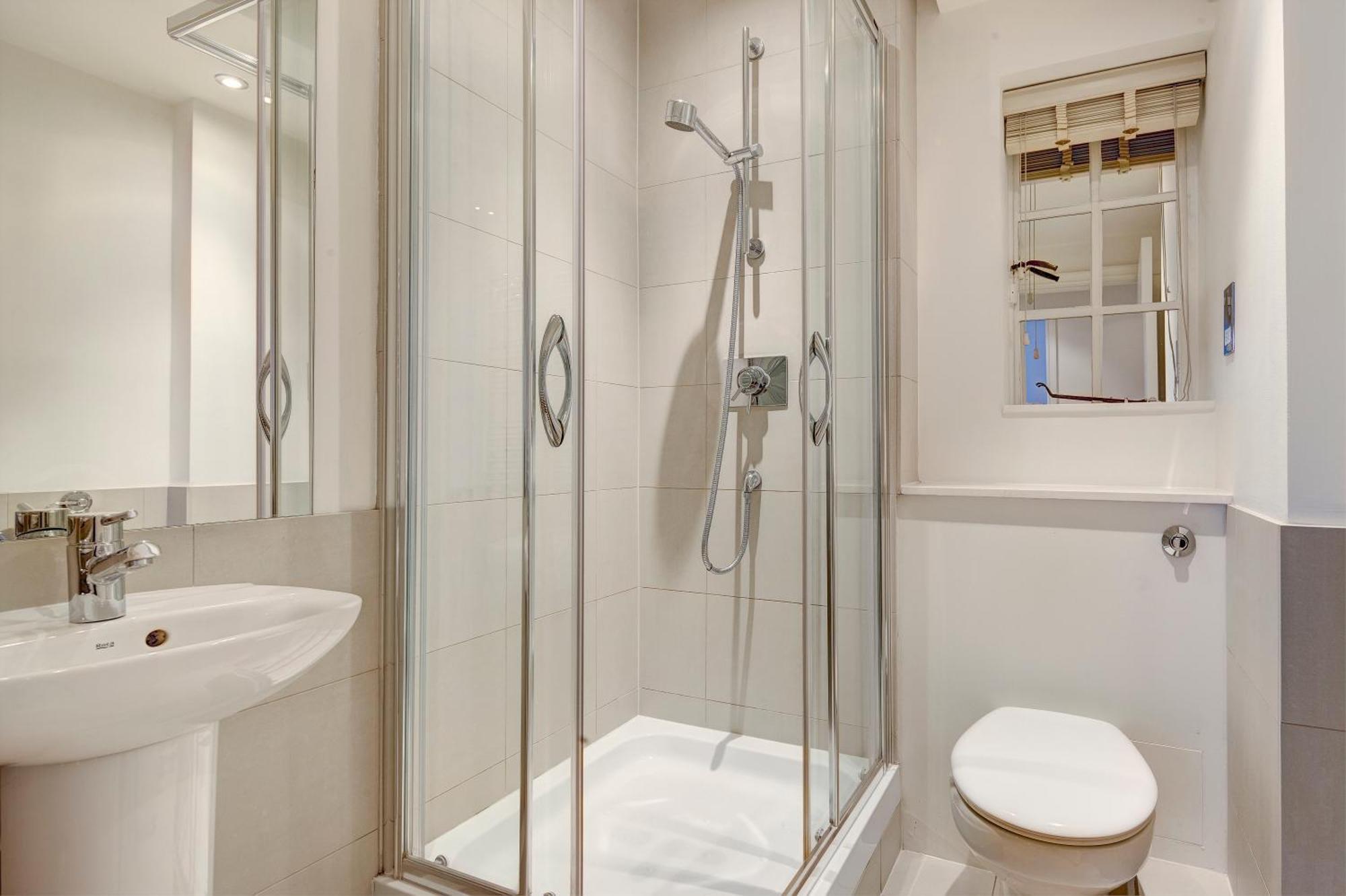 Pelham Court Apartments 런던 외부 사진