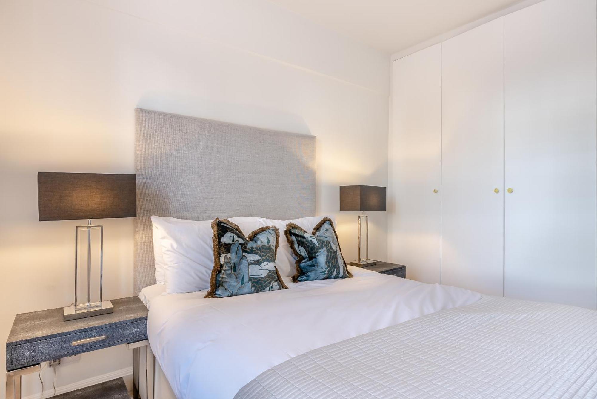 Pelham Court Apartments 런던 외부 사진