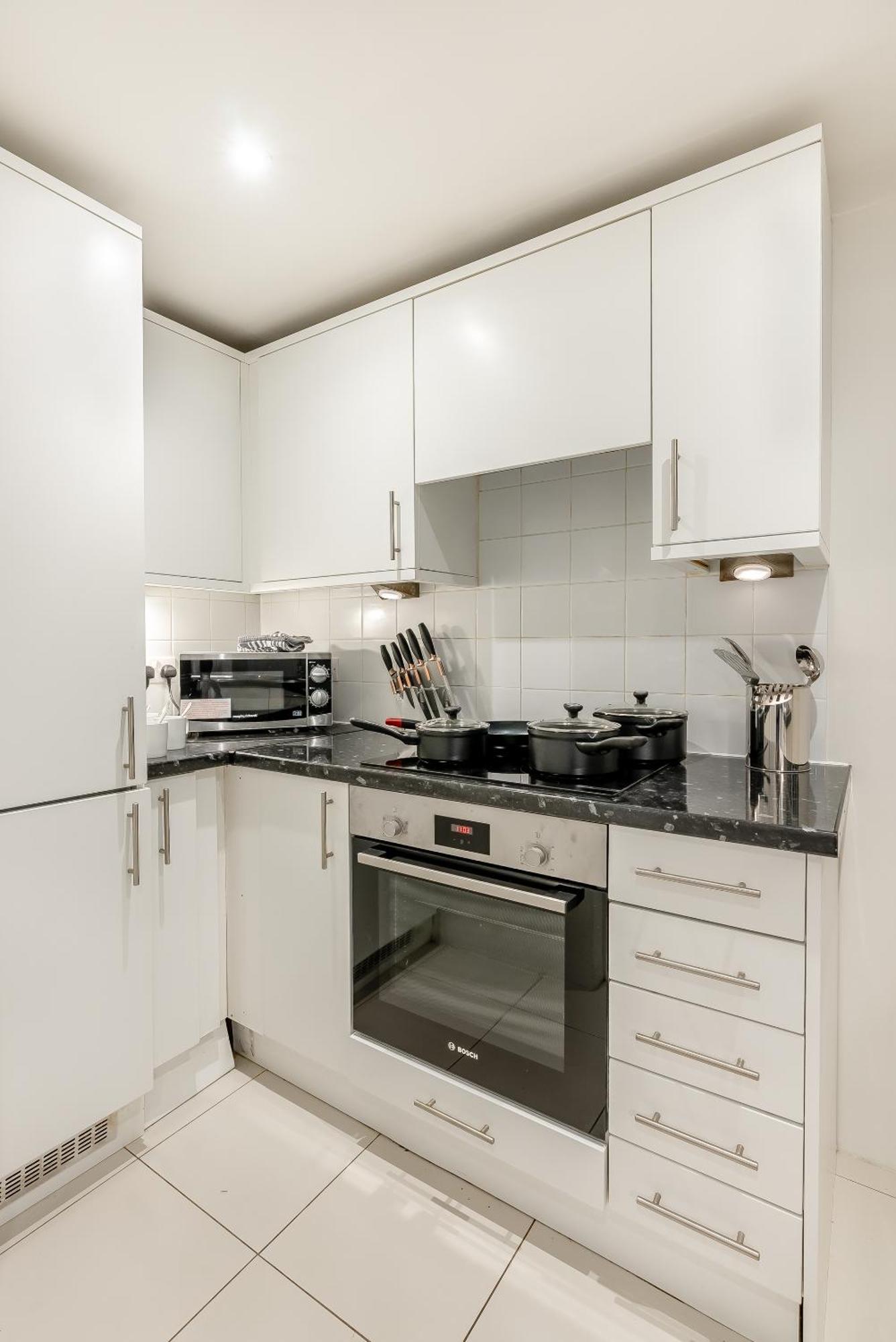 Pelham Court Apartments 런던 외부 사진