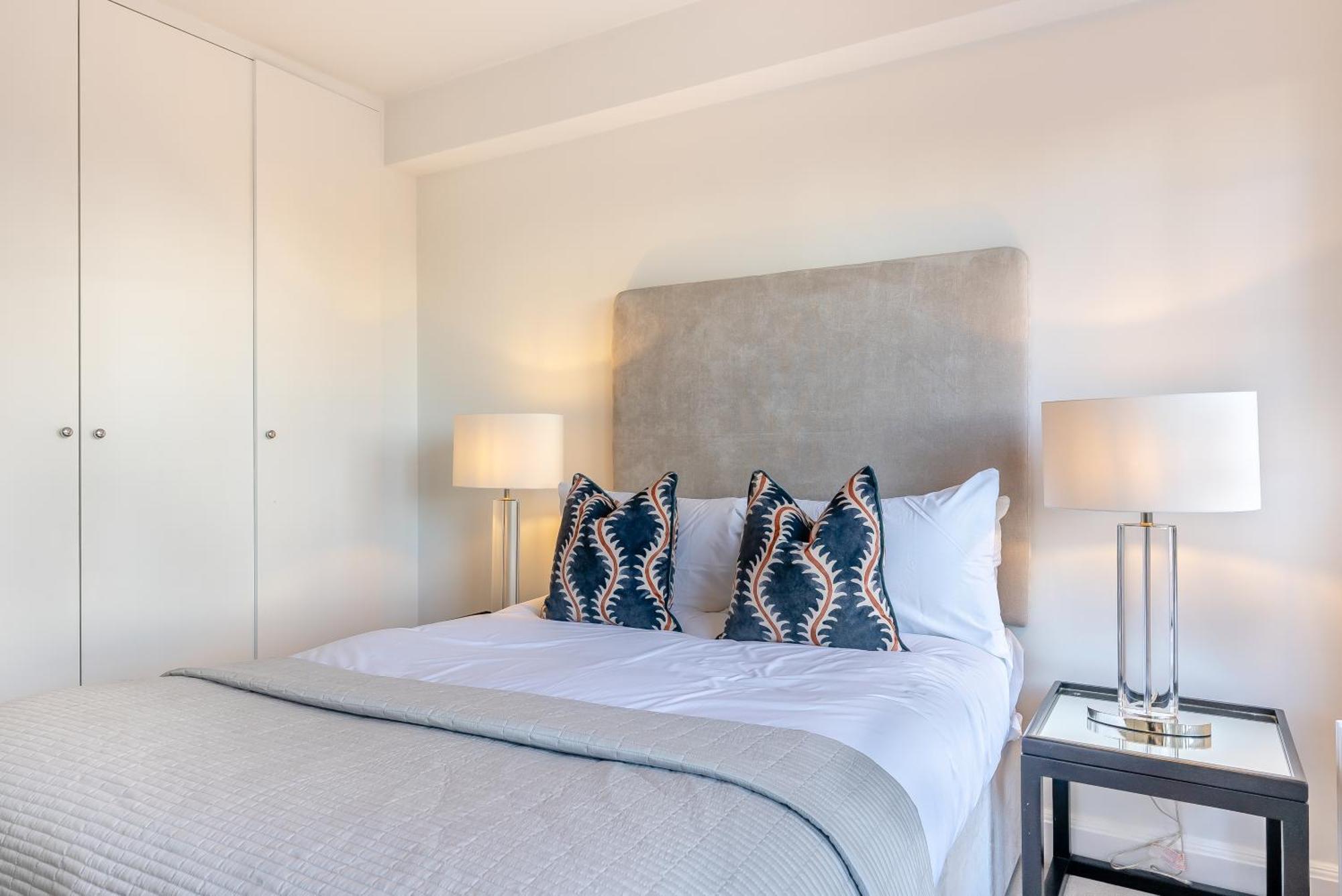 Pelham Court Apartments 런던 외부 사진