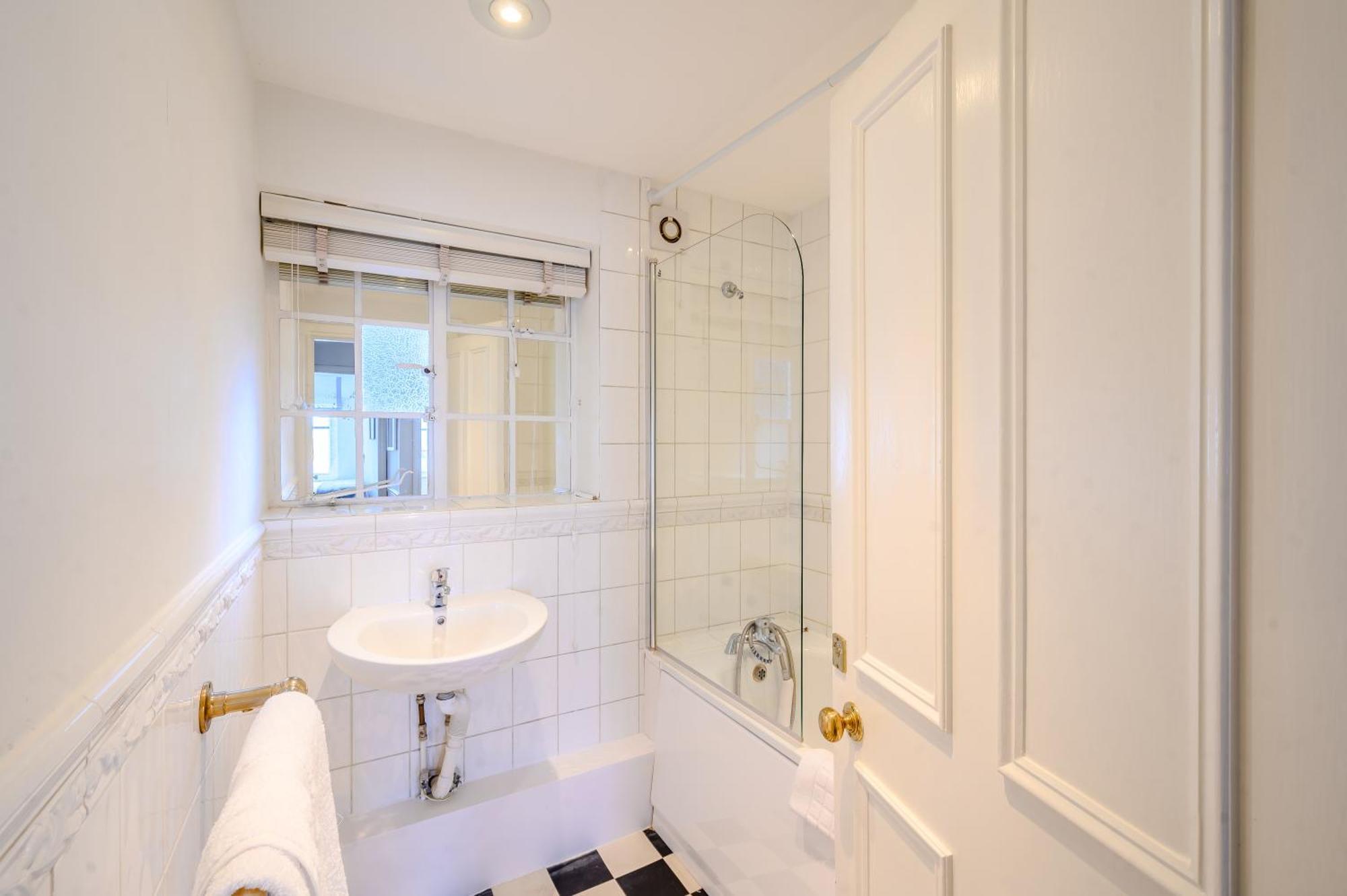 Pelham Court Apartments 런던 외부 사진