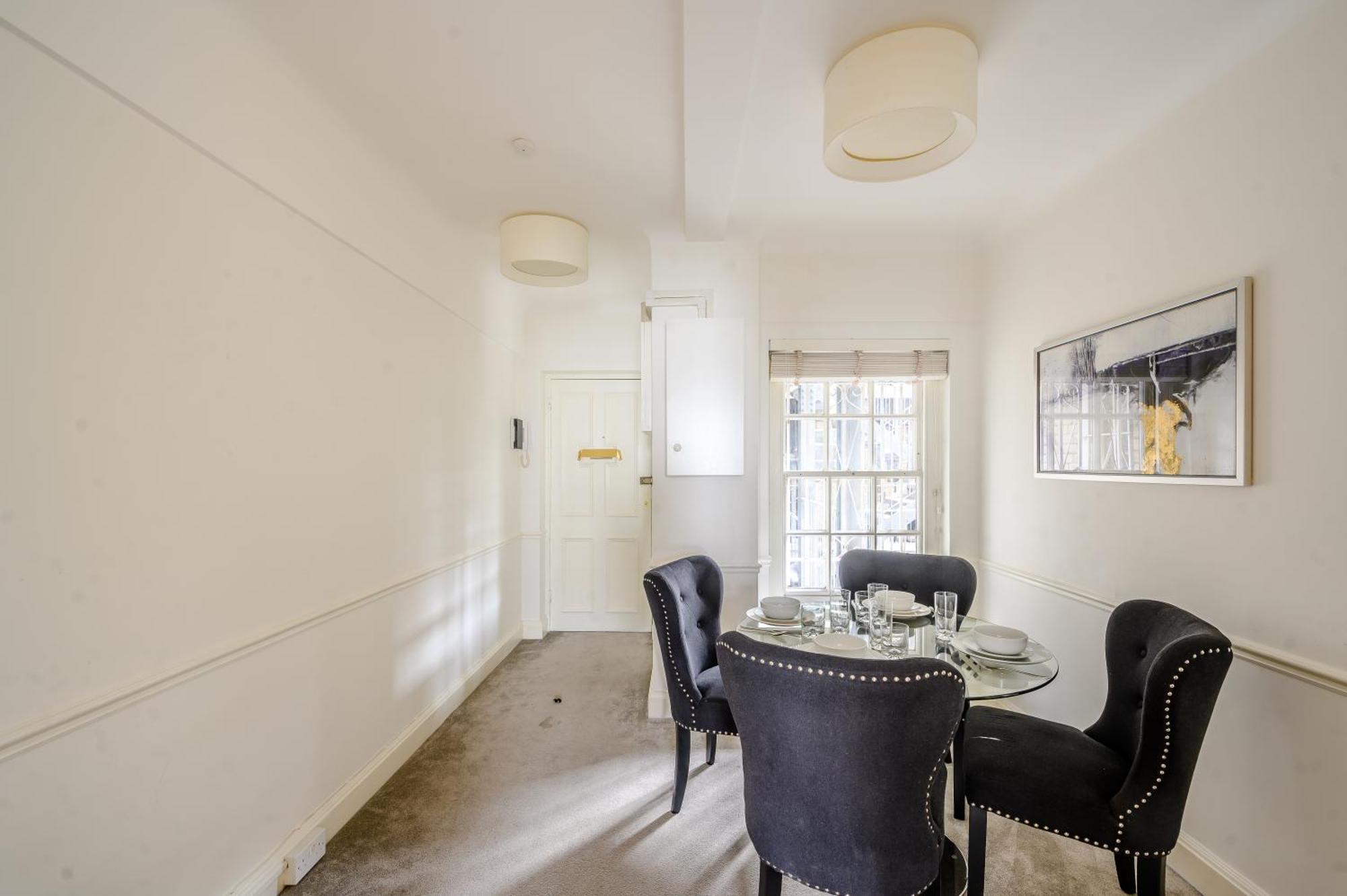 Pelham Court Apartments 런던 외부 사진